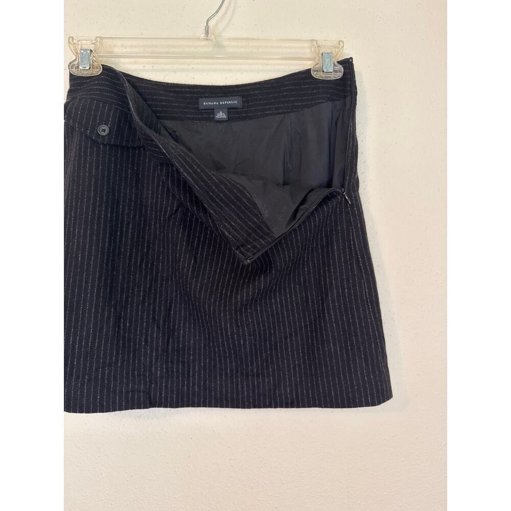 Banana Republic Womens Wool Blend Preppy Black Pinstripe Skirt Size 4 Academia  - Picture 3 of 7